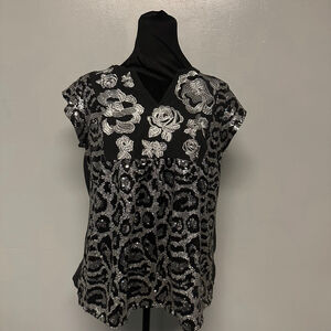Savanna Jane Black Silver black floral Sequin Top Size small embroidered blouse
